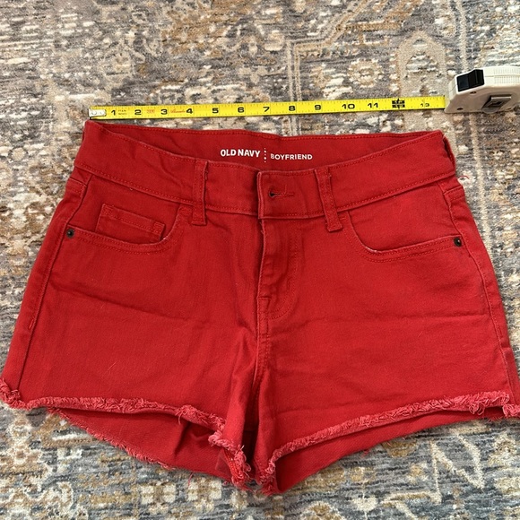 Old Navy red “boyfriend” style jean shorts. Size 2 - Picture 6 of 6